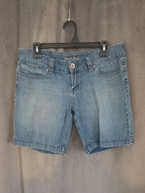 Guess Size 32 Light Blue Denim Jean Shorts